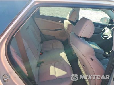 Zdjęcie 10 z 12 samochodu: 2016 HYUNDAI TUCSON SE VIN:KM8J33A43GU094209 - miniatura