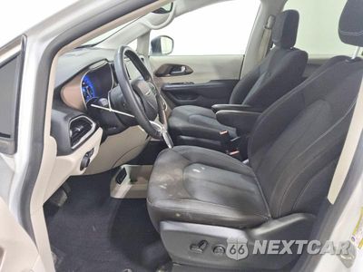 Zdjęcie 7 z 13 samochodu: 2023 CHRYSLER VOYAGER LX VIN:2C4RC1CGXPR615684 - miniatura