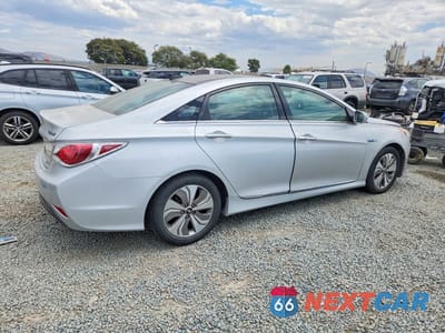 Trzecie zdjęcie samochodu z tyłu: 2015 HYUNDAI SONATA HYBRID LIMITED VIN:KMHEC4A43FA123974 - miniatura
