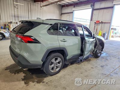 Trzecie zdjęcie samochodu z tyłu: 2022 TOYOTA RAV4 XLE VIN:4T3RWRFVXNU062652 - miniatura