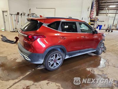 Trzecie zdjęcie samochodu z tyłu: 2021 KIA SELTOS S VIN:KNDEUCA27M7141589 - miniatura