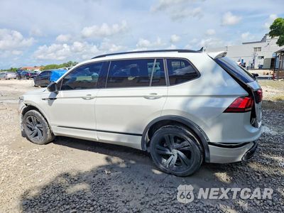 Drugie zdjęcie samochodu z przodu: 2024 VOLKSWAGEN TIGUAN SE R-LINE BLACK VIN:3VVCB7AX6RM099043 - miniatura