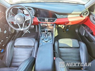 Zdjęcie 8 z 13 samochodu: 2019 ALFA ROMEO GIULIA VIN:ZARFAMAN3K7616218 - miniatura