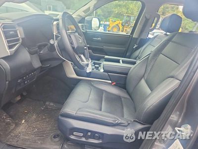 Zdjęcie 7 z 12 samochodu: 2024 TOYOTA TUNDRA LIMITED VIN:5TFWA5EC1RX033617 - miniatura