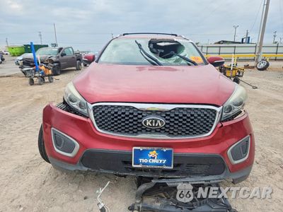 Piąte zdjęcie samochodu w środku: 2017 KIA SORENTO LX VIN:5XYPG4A31HG252193 - miniatura