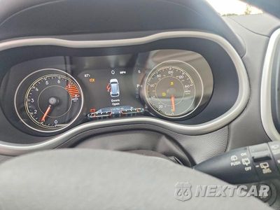 Zdjęcie 9 z 12 samochodu: 2017 JEEP CHEROKEE OVERLAND VIN:1C4PJMJS3HW551258 - miniatura