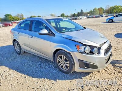Czwarte zdjęcie samochodu z boku: 2013 CHEVROLET SONIC LT VIN:1G1JC5SG8D4159651 - miniatura