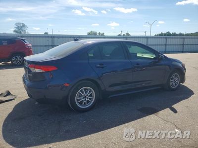 Trzecie zdjęcie samochodu z tyłu: 2022 TOYOTA COROLLA LE VIN:JTDEAMDEXNJ061115 - miniatura