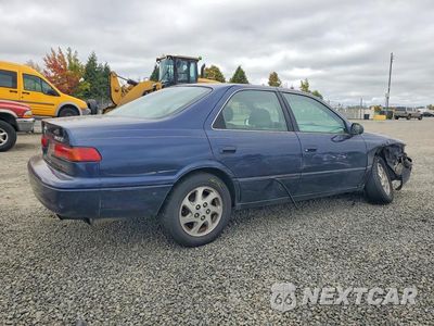 Trzecie zdjęcie samochodu z tyłu: 1999 TOYOTA CAMRY LE VIN:4T1BG22K1XU902637 - miniatura