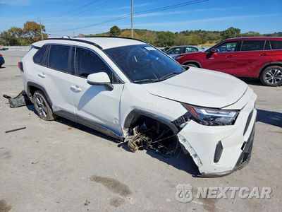 Czwarte zdjęcie samochodu z boku: 2025 TOYOTA RAV4 LE VIN:JTMMWRFV6SD333161 - miniatura