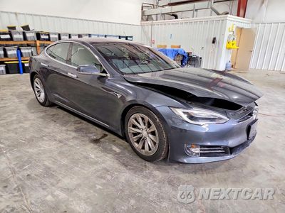 Czwarte zdjęcie samochodu z boku: 2017 TESLA MODEL S VIN:5YJSA1E25HF192471 - miniatura