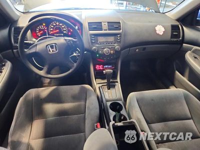 Zdjęcie 8 z 12 samochodu: 2004 HONDA ACCORD LX VIN:1HGCM563X4A076312 - miniatura