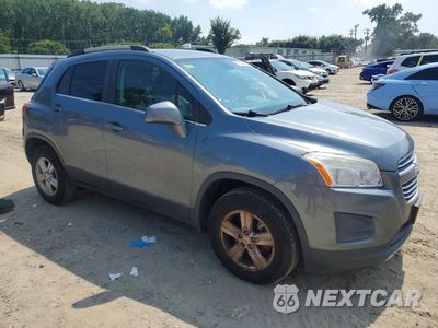 Czwarte zdjęcie samochodu z boku: 2015 CHEVROLET TRAX 1LT VIN:KL7CJRSB1FB128285 - miniatura