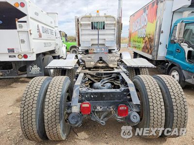 Zdjęcie 6 z 11 samochodu: 2005 KENWORTH T800 SEMI TRUCK VIN:1NKDLB0X55R080561 - miniatura