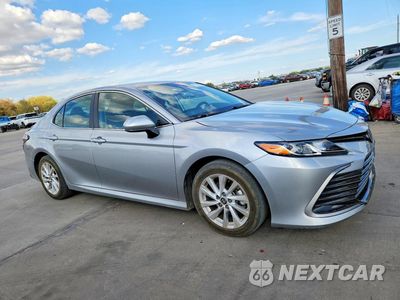Czwarte zdjęcie samochodu z boku: 2023 TOYOTA CAMRY LE VIN:4T1C11AK6PU791150 - miniatura