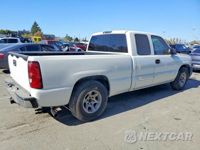 Trzecie zdjęcie samochodu z tyłu: 2004 CHEVROLET SILVERADO C1500 VIN:2GCEC19V141109207 - miniatura