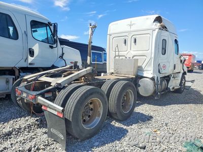 Trzecie zdjęcie samochodu z tyłu: 2025 FREIGHTLINER CASCADIA 126 SEMI TRUCK VIN:3AKJHHDR3SSVX7480 - miniatura