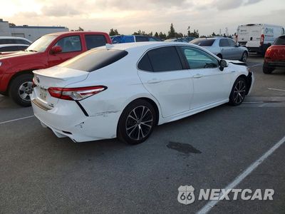 Trzecie zdjęcie samochodu z tyłu: 2020 TOYOTA CAMRY SE VIN:4T1J31AK4LU544401 - miniatura