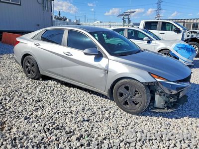 Czwarte zdjęcie samochodu z boku: 2022 HYUNDAI ELANTRA SEL VIN:5NPLM4AG3NH064404 - miniatura