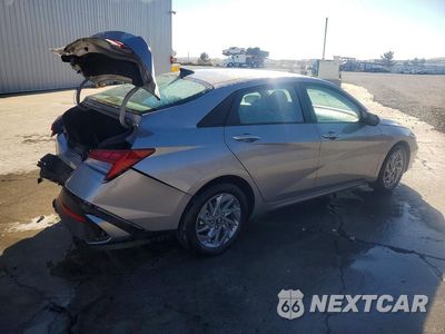 Trzecie zdjęcie samochodu z tyłu: 2025 HYUNDAI ELANTRA HYBRID BLUE VIN:KMHLM4DJ9SU140390 - miniatura