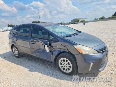 Czwarte zdjęcie samochodu z boku: 2014 TOYOTA PRIUS V THREE VIN:JTDZN3EU5E3316831 - miniatura