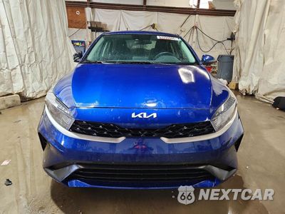 Piąte zdjęcie samochodu w środku: 2023 KIA FORTE LXS VIN:3KPF24AD1PE598260 - miniatura