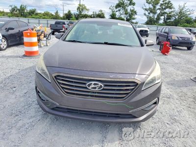 Piąte zdjęcie samochodu w środku: 2015 HYUNDAI SONATA SE VIN:5NPE24AF6FH234648 - miniatura