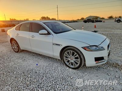 Czwarte zdjęcie samochodu z boku: 2020 JAGUAR XF PRESTIGE VIN:SAJBE4FX0LCY85357 - miniatura