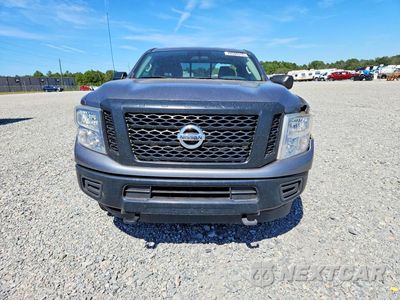 Piąte zdjęcie samochodu w środku: 2018 NISSAN TITAN XD S VIN:1N6BA1C3XJN544086 - miniatura