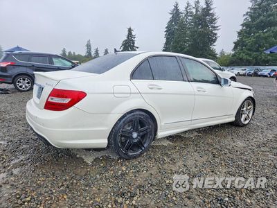Trzecie zdjęcie samochodu z tyłu: 2013 MERCEDES-BENZ C 300 4MATIC VIN:WDDGF8AB9DA800507 - miniatura