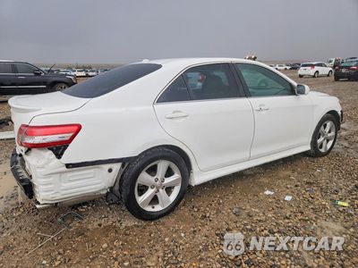 Trzecie zdjęcie samochodu z tyłu: 2011 TOYOTA CAMRY SE V6 VIN:4T1BK3EK4BU617729 - miniatura