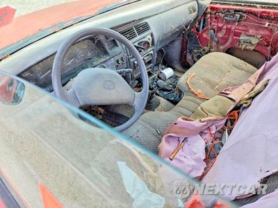 Zdjęcie 8 z 11 samochodu: 1993 TOYOTA T100 VIN:JT4VD10A9P0001554 - miniatura