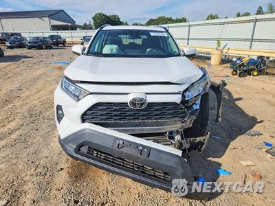 Piąte zdjęcie samochodu w środku: 2019 TOYOTA RAV4 XLE VIN:2T3P1RFV8KC008446 - miniatura
