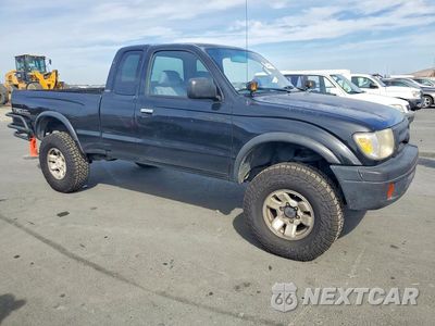 Czwarte zdjęcie samochodu z boku: 2000 TOYOTA TACOMA V6 VIN:4TAWN72N2YZ679687 - miniatura