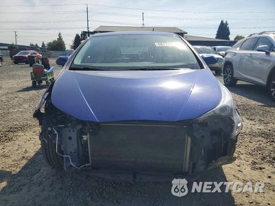 Piąte zdjęcie samochodu w środku: 2016 TOYOTA PRIUS TWO VIN:JTDKBRFU1G3500596 - miniatura