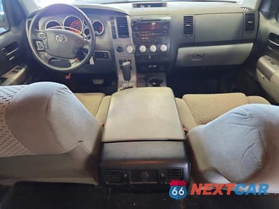 Zdjęcie 8 z 13 samochodu: 2012 TOYOTA TUNDRA CREWMAX SR5 VIN:5TFDM5F10CX030890 - miniatura