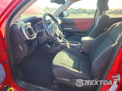 Zdjęcie 7 z 13 samochodu: 2018 TOYOTA TACOMA SR5 V6 VIN:3TMAZ5CN1JM072810 - miniatura