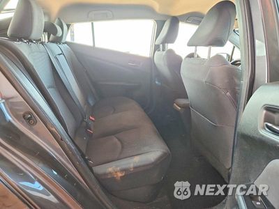 Zdjęcie 10 z 13 samochodu: 2017 TOYOTA PRIUS THREE VIN:JTDKARFU6H3033017 - miniatura
