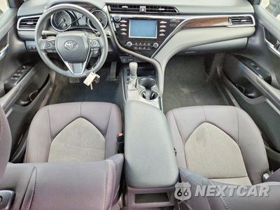 Zdjęcie 8 z 12 samochodu: 2018 TOYOTA CAMRY L VIN:4T1B11HK6JU033527 - miniatura