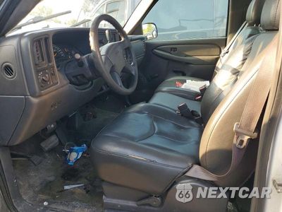 Zdjęcie 7 z 13 samochodu: 2005 GMC SIERRA C2500 HEAVY DUTY VIN:1GDHC24U35E272146 - miniatura