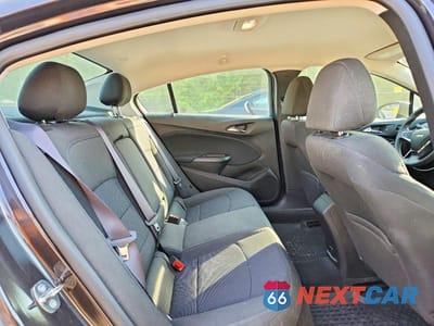 Zdjęcie 10 z 13 samochodu: 2017 CHEVROLET CRUZE LT VIN:1G1BE5SM7H7125726 - miniatura
