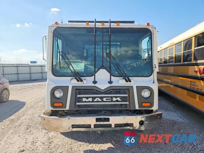 Piąte zdjęcie samochodu w środku: 2013 MACK 600 MRU600 VIN:1M2AV17C7DM010353 - miniatura