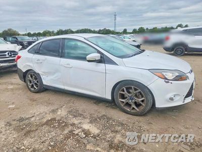 Czwarte zdjęcie samochodu z boku: 2014 FORD FOCUS SE VIN:1FADP3F26EL252404 - miniatura