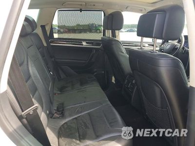 Zdjęcie 10 z 12 samochodu: 2015 VOLKSWAGEN TOUAREG HYBRID VIN:WVGEG9BP1FD006693 - miniatura