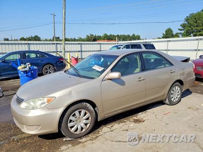 2005 TOYOTA CAMRY LE 4T1BE30KX5U023598 - główne zdjęcie licytacji z USA - miniatura