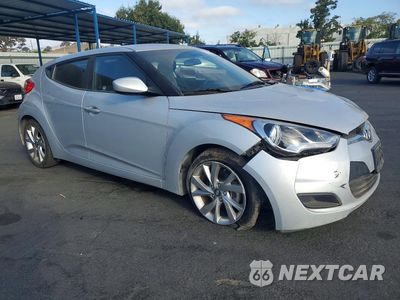 Czwarte zdjęcie samochodu z boku: 2016 HYUNDAI VELOSTER BASE VIN:KMHTC6AD2GU299482 - miniatura