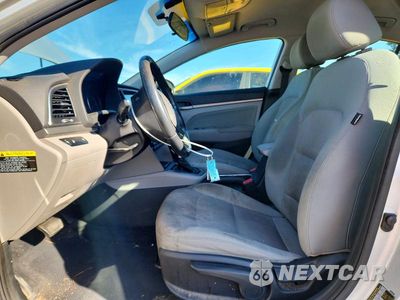 Zdjęcie 7 z 12 samochodu: 2017 HYUNDAI ELANTRA SE VIN:5NPD84LF9HH019601 - miniatura