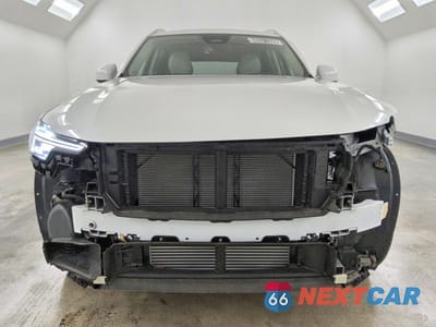 Piąte zdjęcie samochodu w środku: 2025 VOLVO XC90 ULTRA VIN:YV4H60PG3S1387691 - miniatura