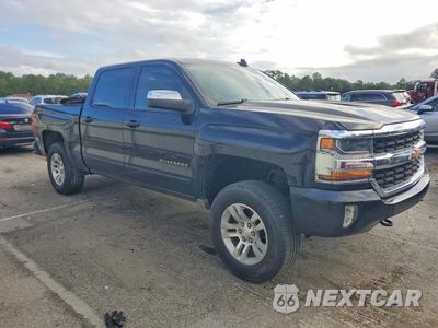 Czwarte zdjęcie samochodu z boku: 2017 CHEVROLET SILVERADO K1500 LT VIN:3GCUKREC1HG369279 - miniatura