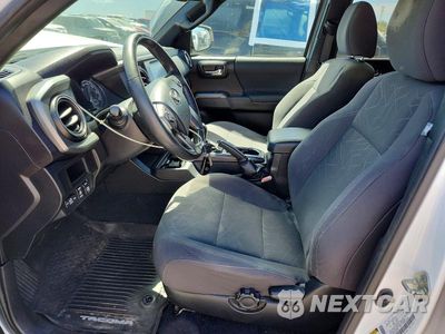 Zdjęcie 7 z 12 samochodu: 2017 TOYOTA TACOMA SR5 V6 VIN:3TMAZ5CN7HM040390 - miniatura